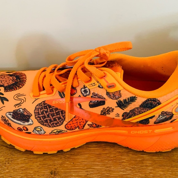 Brooks -Ghost 14 Thanksgivings Happy/Bright-Orange Woman’s Sneakers size 6.5 - Picture 3 of 4